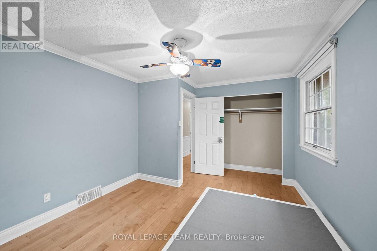 3162 Woodroffe Avenue - Photo 19
