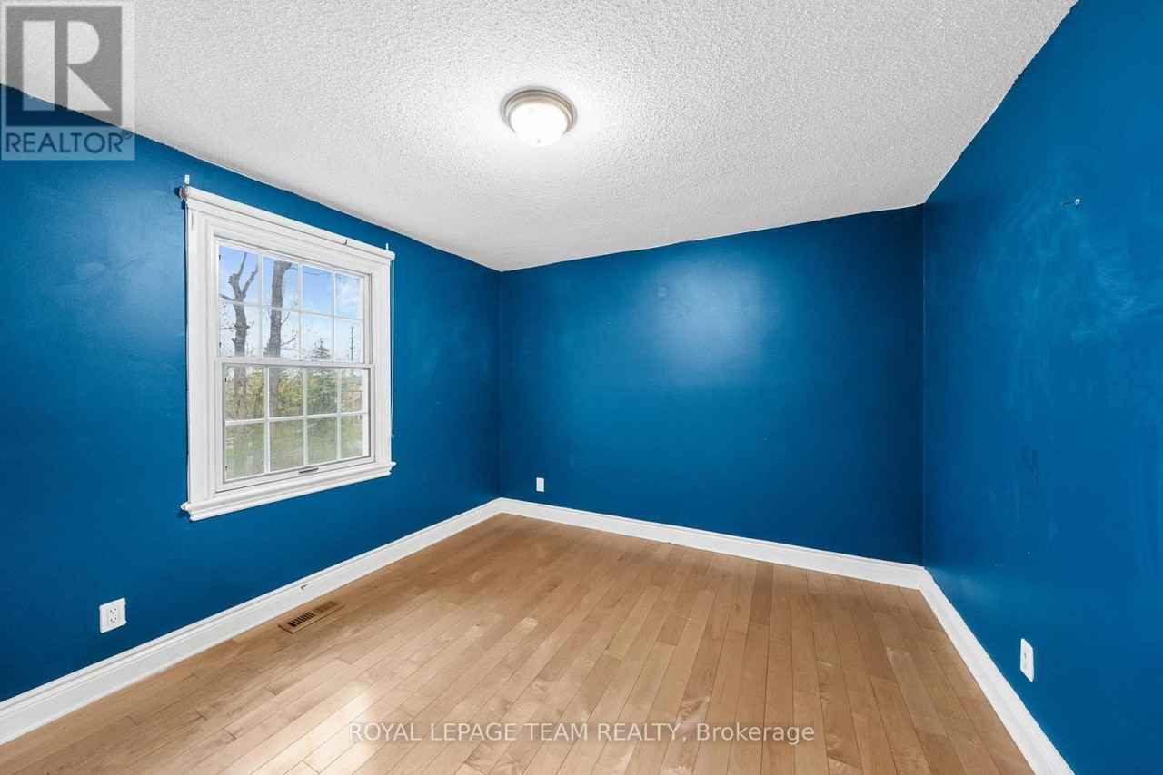 3162 Woodroffe Avenue - Photo 21