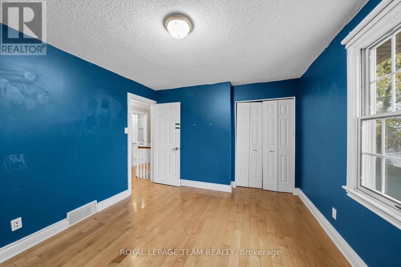 3162 Woodroffe Avenue - Photo 23