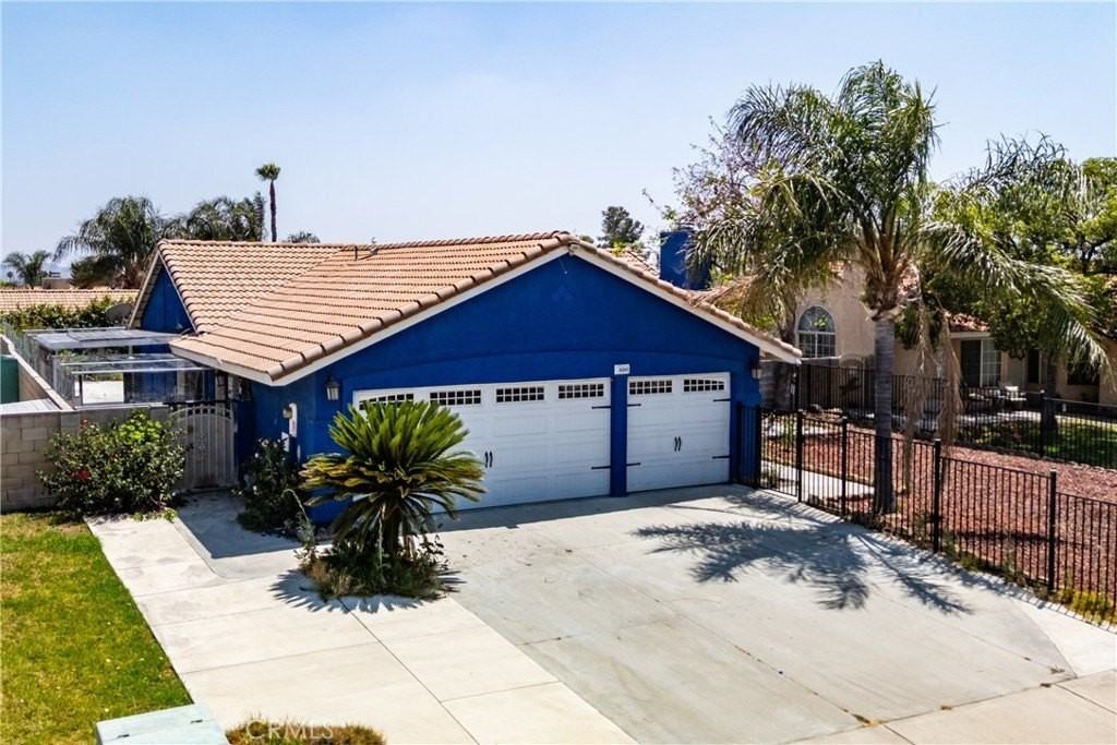 14845 Hibiscus Ave - Photo 2 of 50
