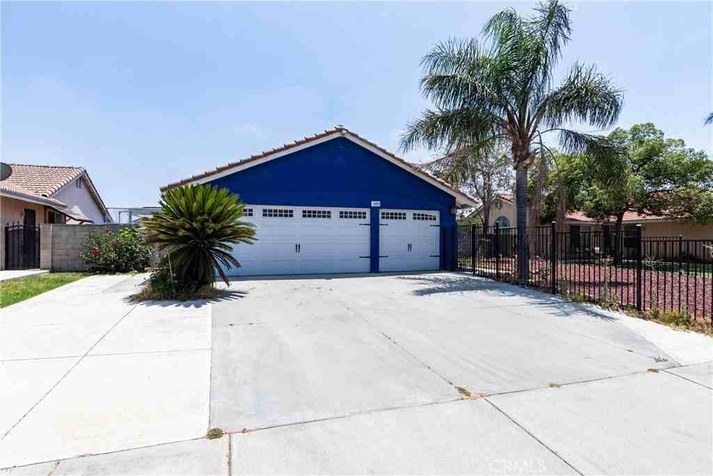 14845 Hibiscus Ave - Photo 4 of 50