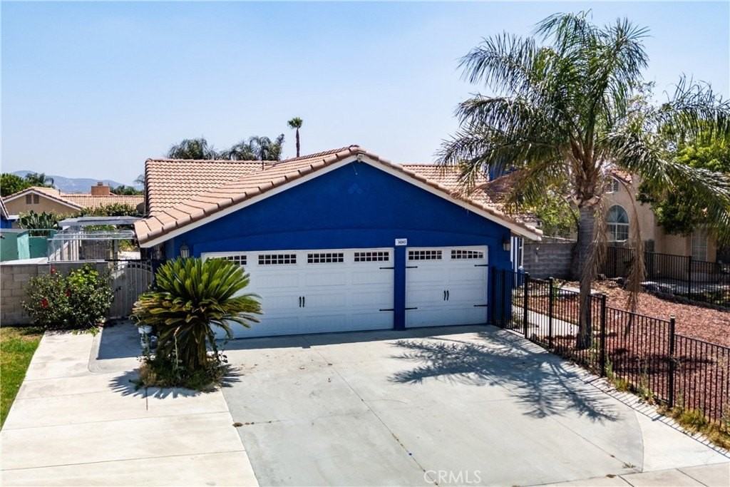 14845 Hibiscus Ave - Photo 5 of 50