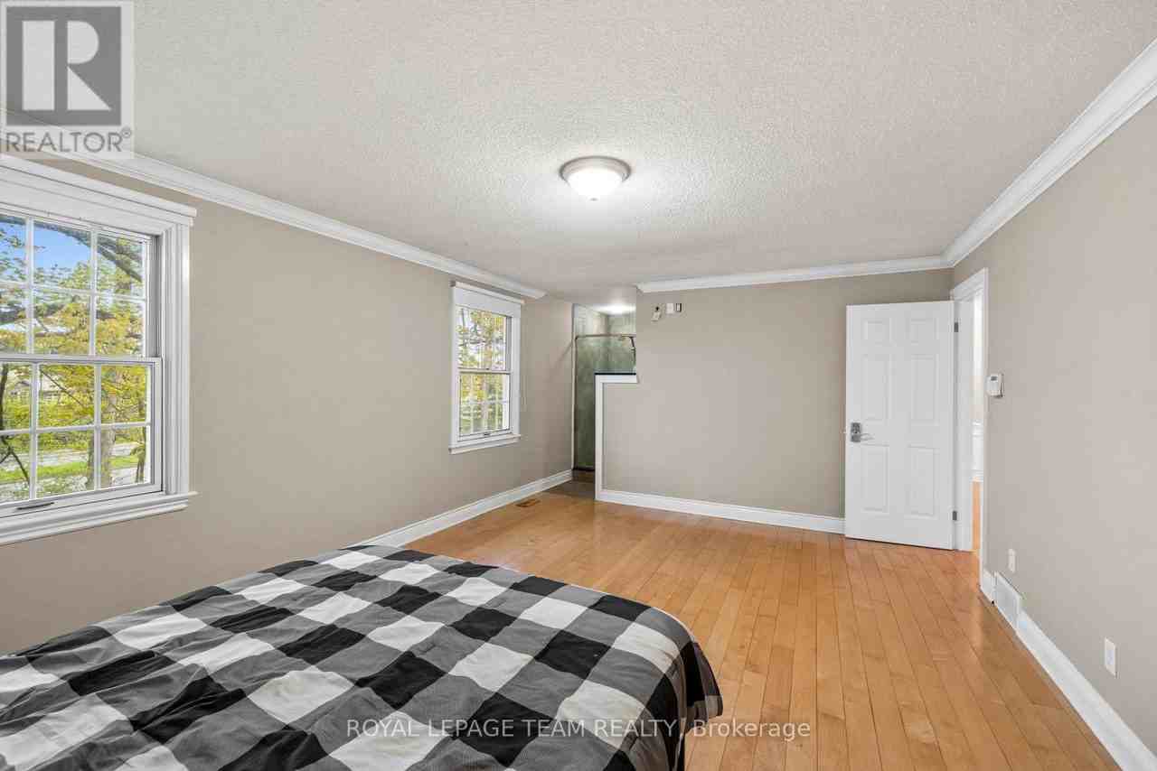 3162 Woodroffe Avenue - Photo 24