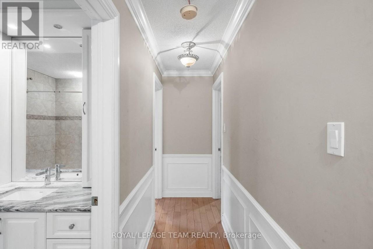3162 Woodroffe Avenue - Photo 25