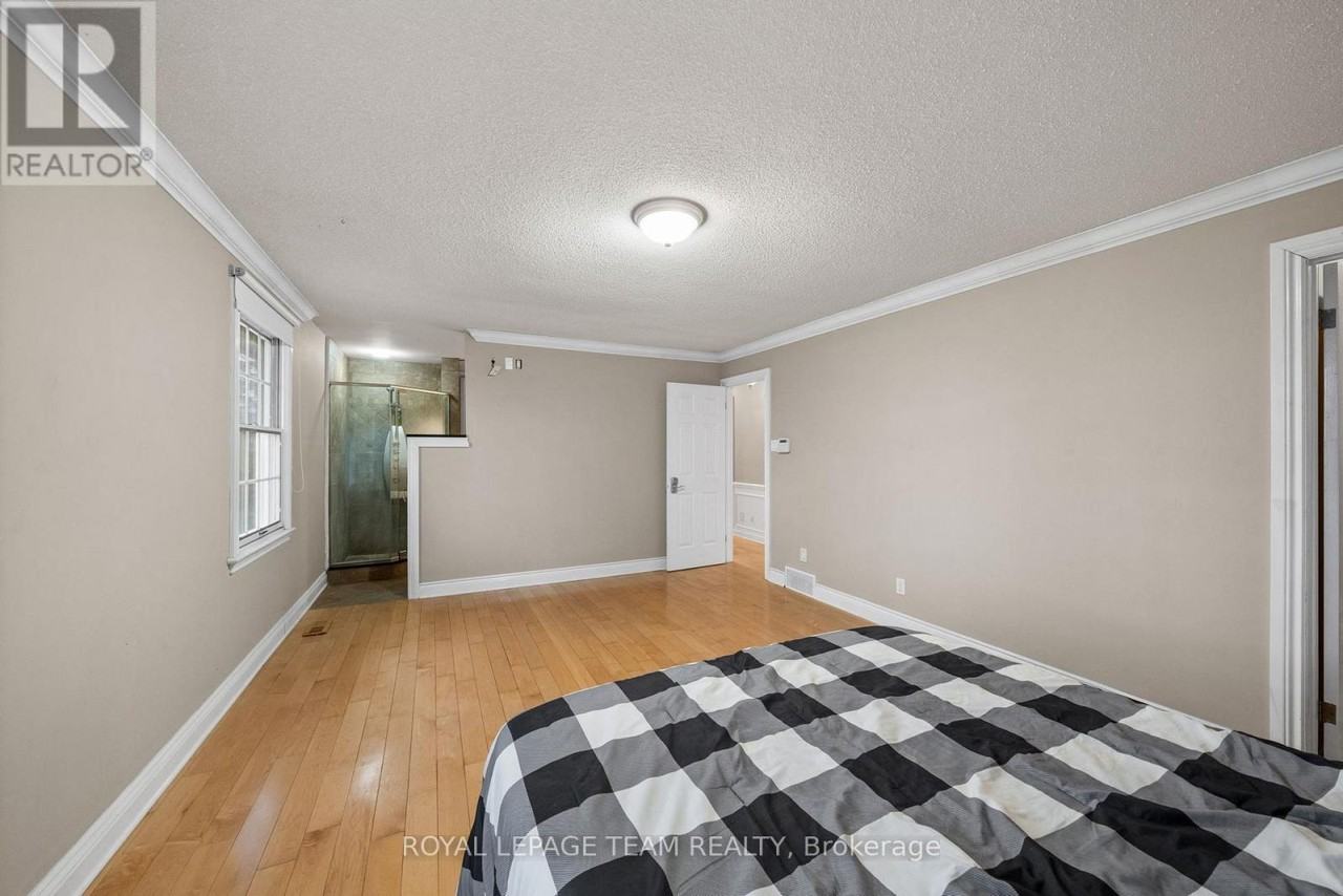 3162 Woodroffe Avenue - Photo 26