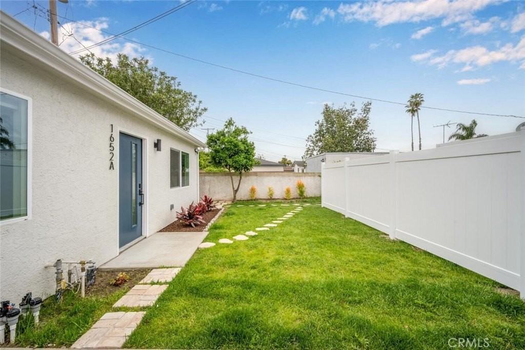 1652 E Rogers St #A - Photo 3 of 23