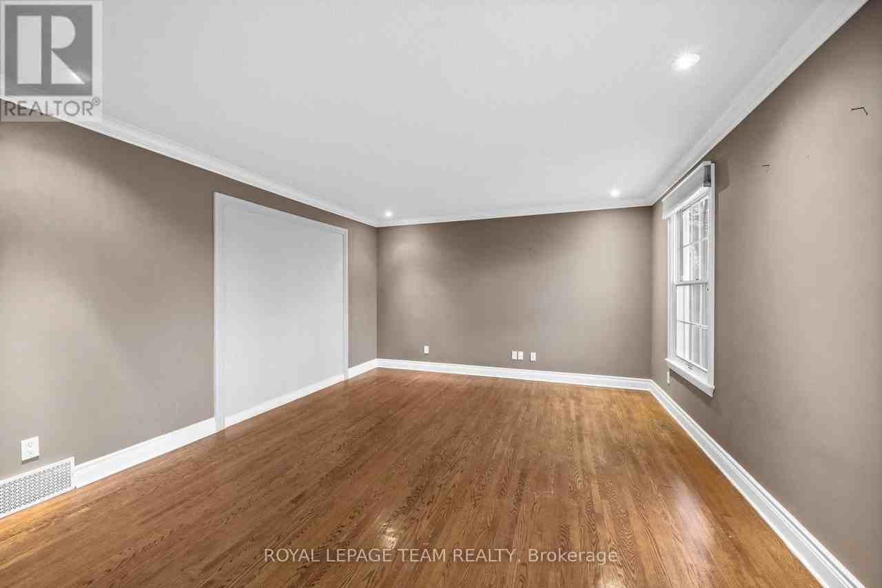 3162 Woodroffe Avenue - Photo 37