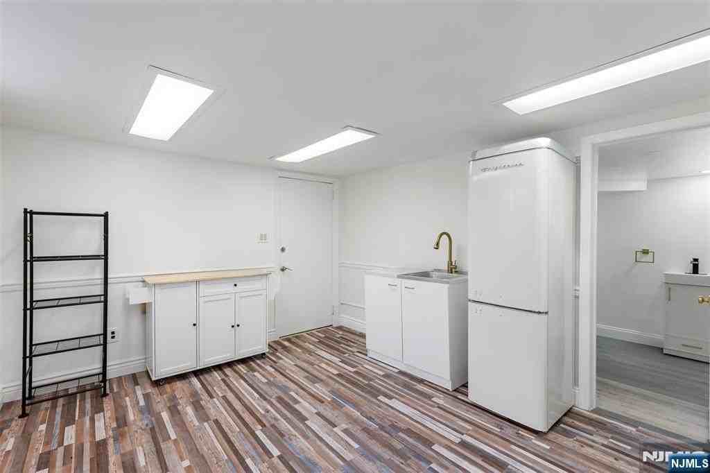 22 E Quackenbush Ave - Photo 7 of 18