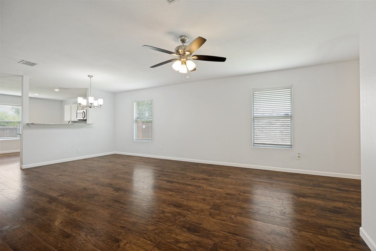 708 Claiborn Ln - Photo 3 of 12