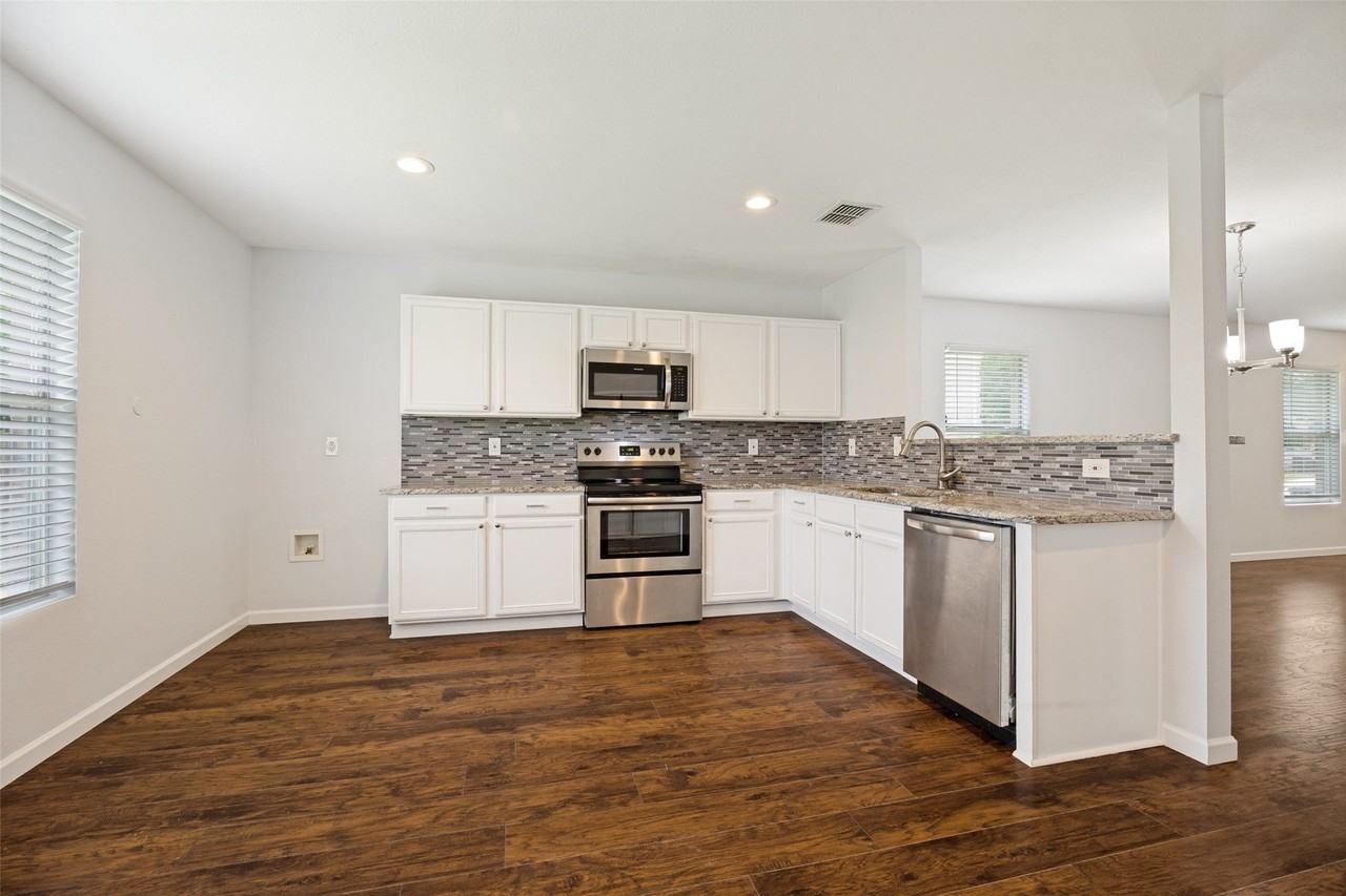 708 Claiborn Ln - Photo 5 of 12