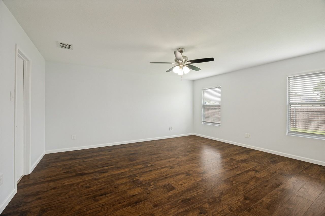 708 Claiborn Ln - Photo 7 of 12