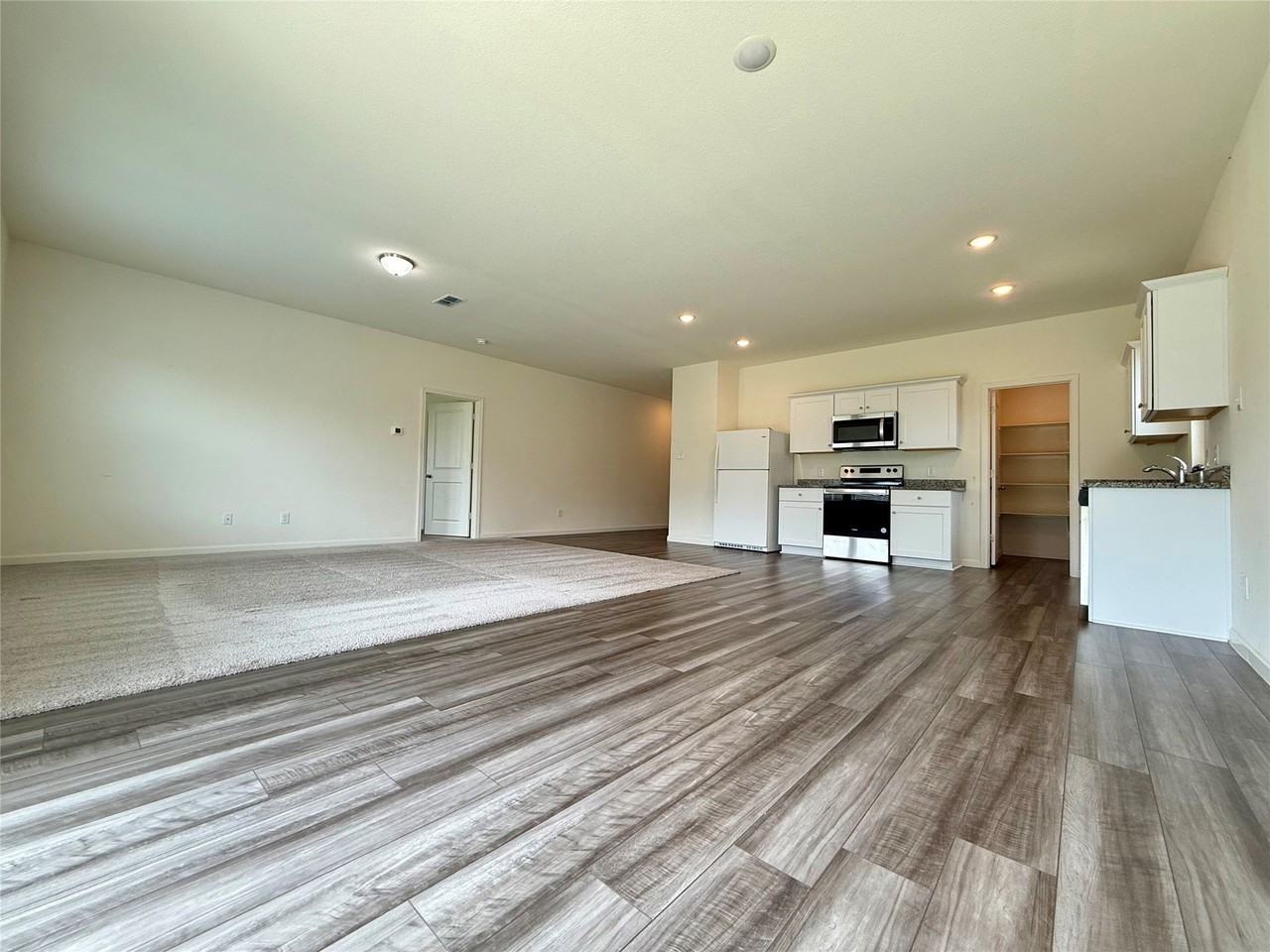 713 Cherry Blossom St - Photo 7 of 26
