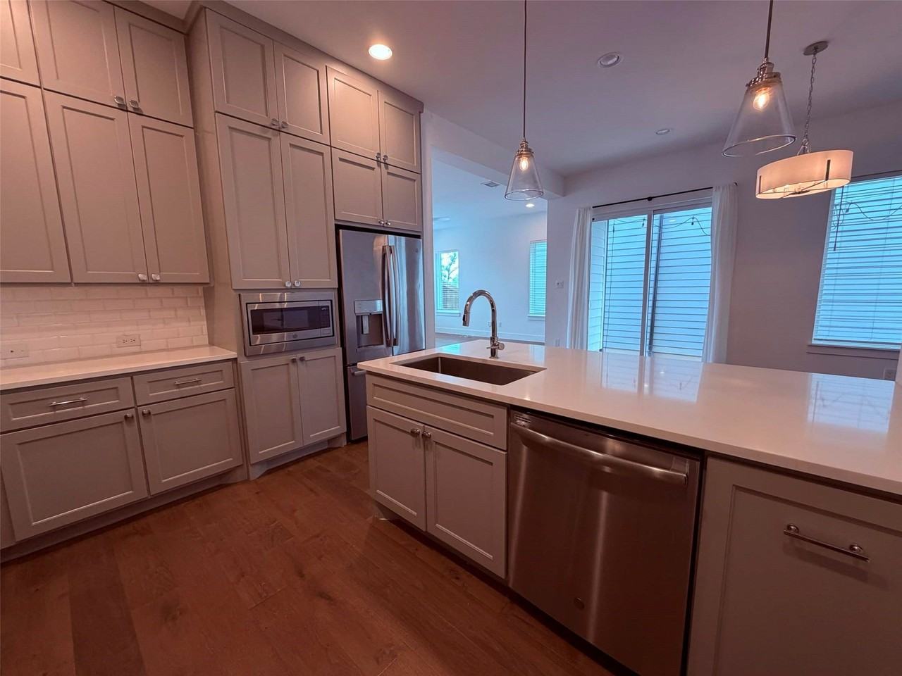 2232 Scenic Bluff Dr - Photo 2 of 25
