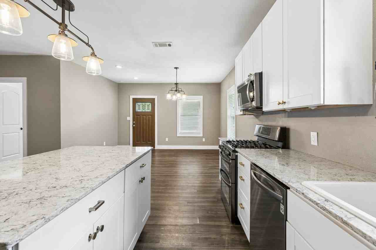 414 Main St - Photo 5 of 26