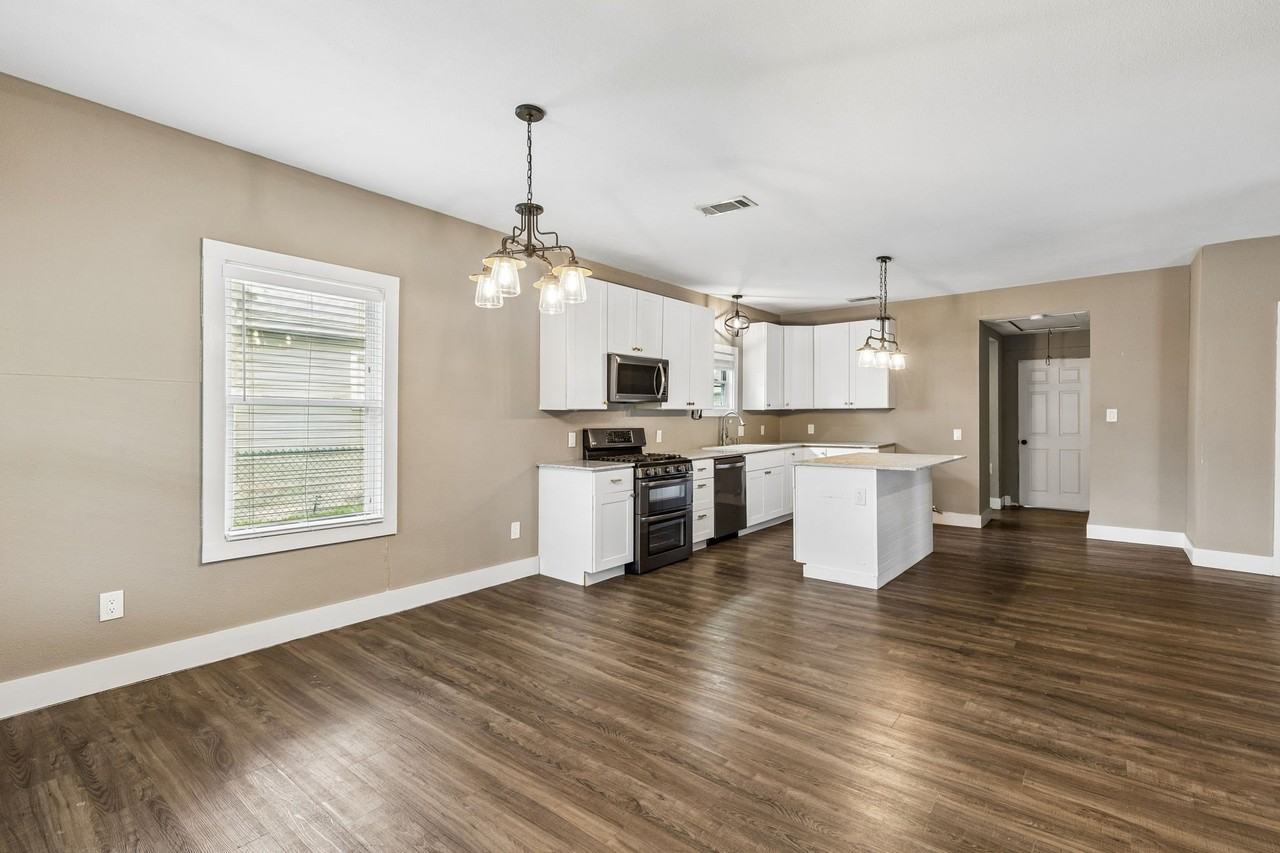 414 Main St - Photo 6 of 26