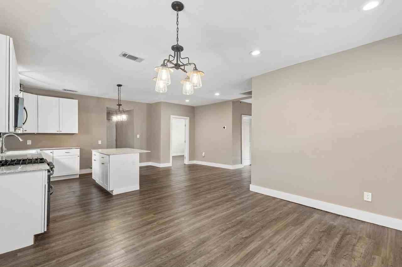 414 Main St - Photo 7 of 26
