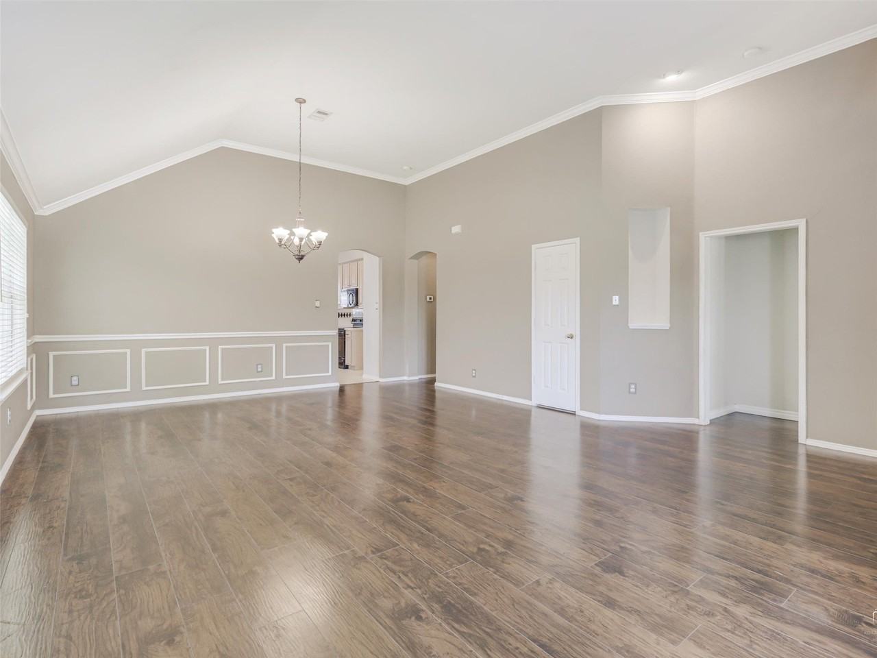 5653 Westwood Ln - Photo 4 of 29