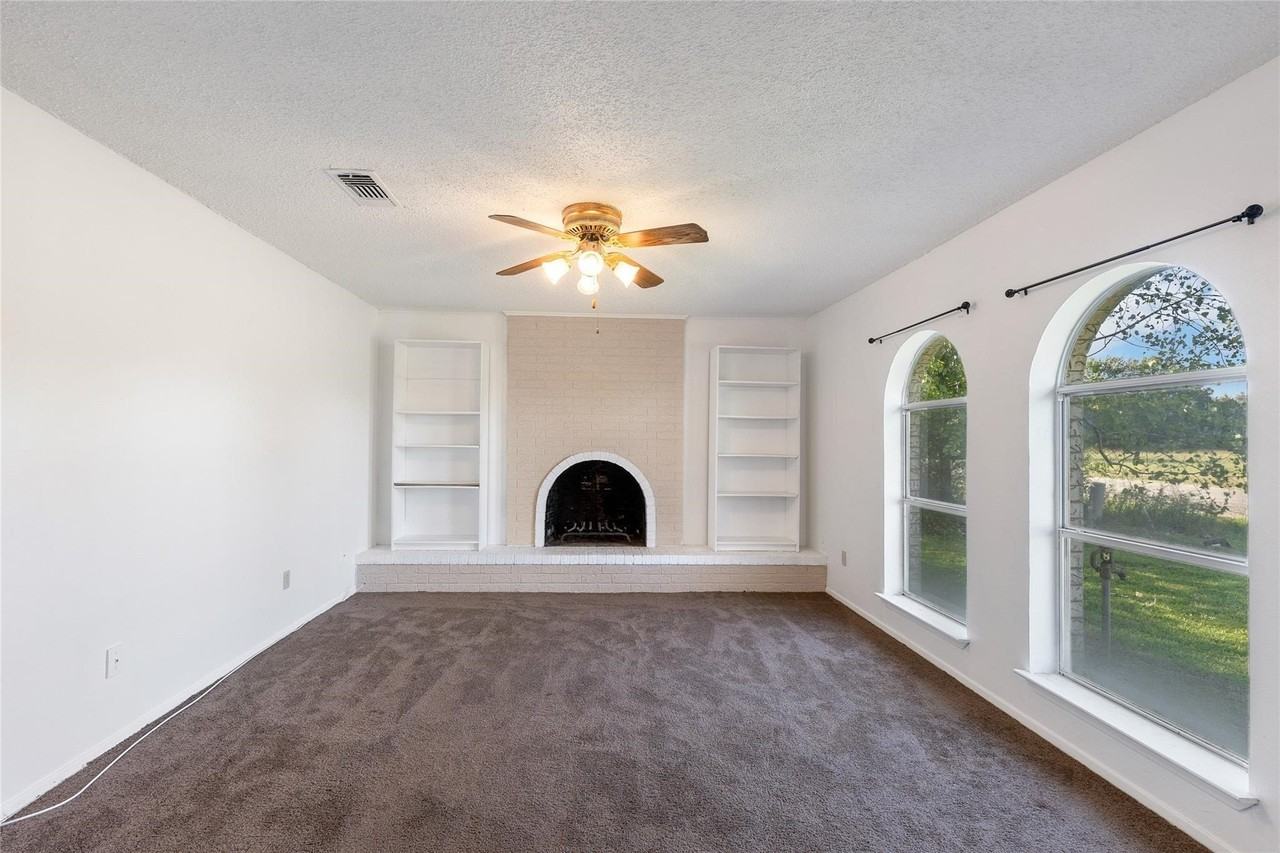 2907 Charity Rd - Photo 2 of 21