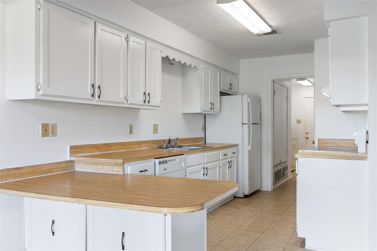 2907 Charity Rd - Photo 5 of 21