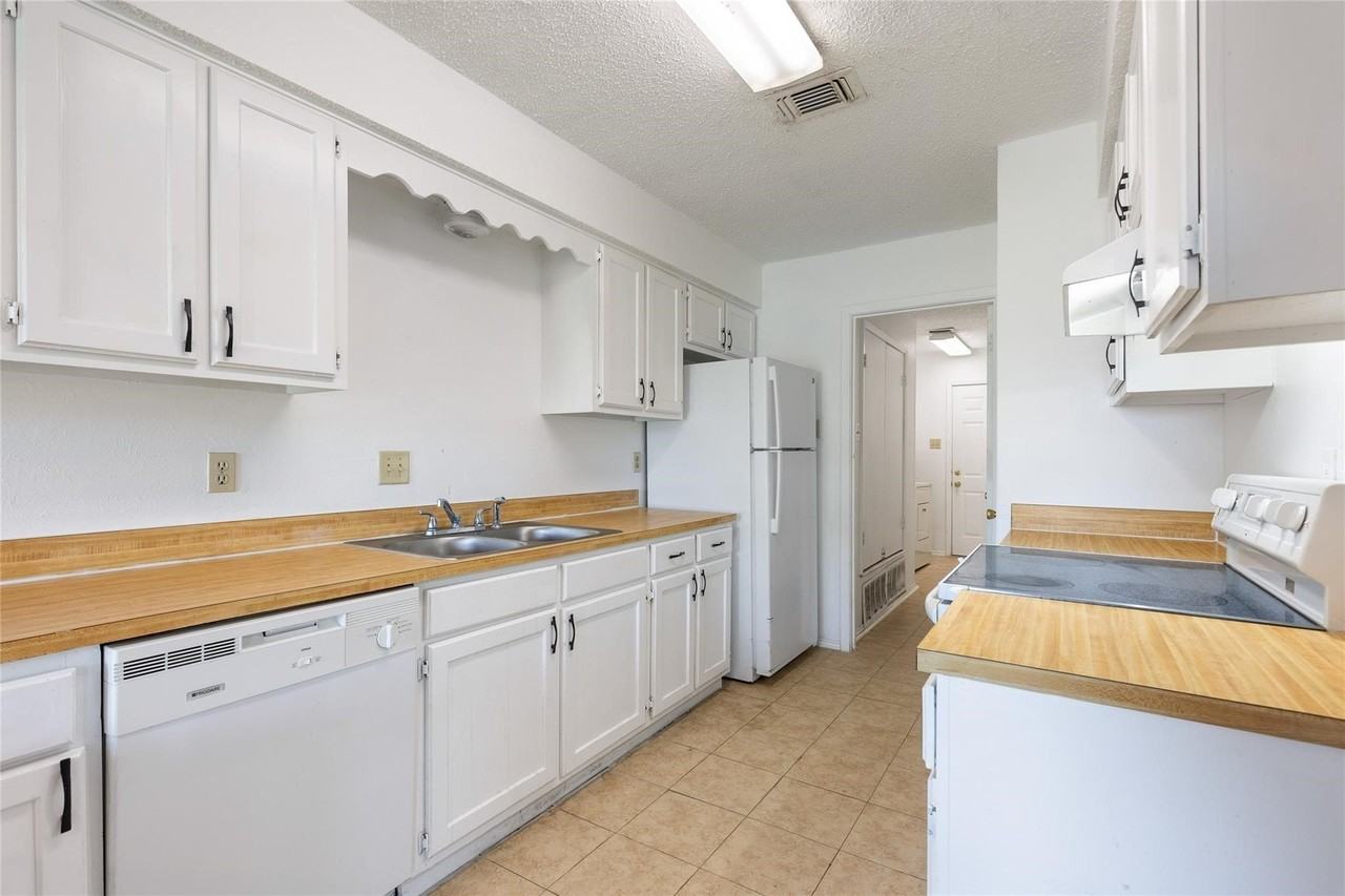 2907 Charity Rd - Photo 6 of 21