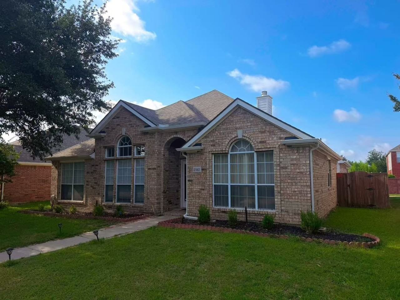 2512 Cimmaron Dr - Photo 2 of 17