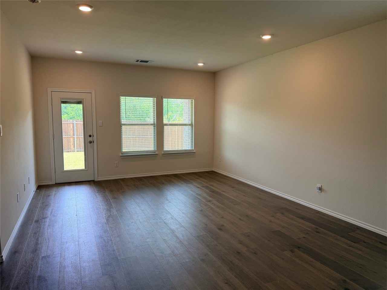 1513 Silver Canoe Way - Photo 3 of 8
