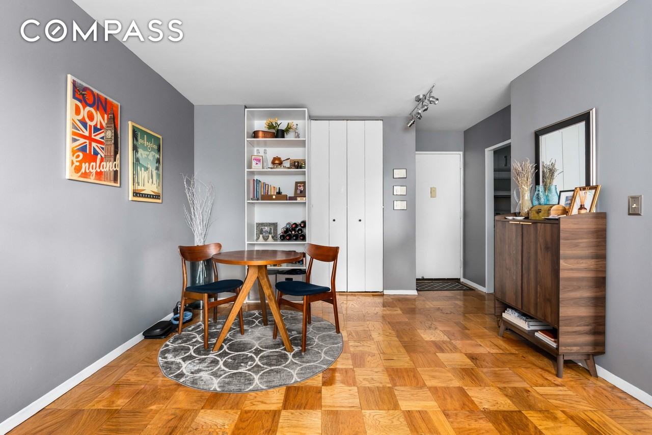 111 E 30th St #8B - Photo 3 of 23