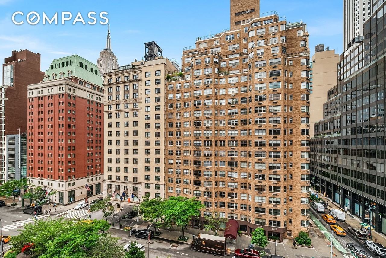 77 Park Ave #8B - Photo 4 of 5