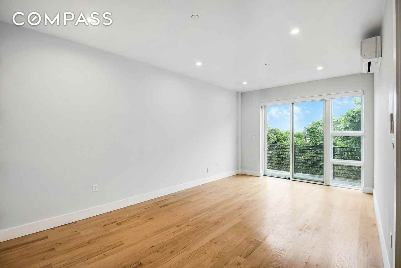 71 Cooper St #4B - Photo 4 of 12