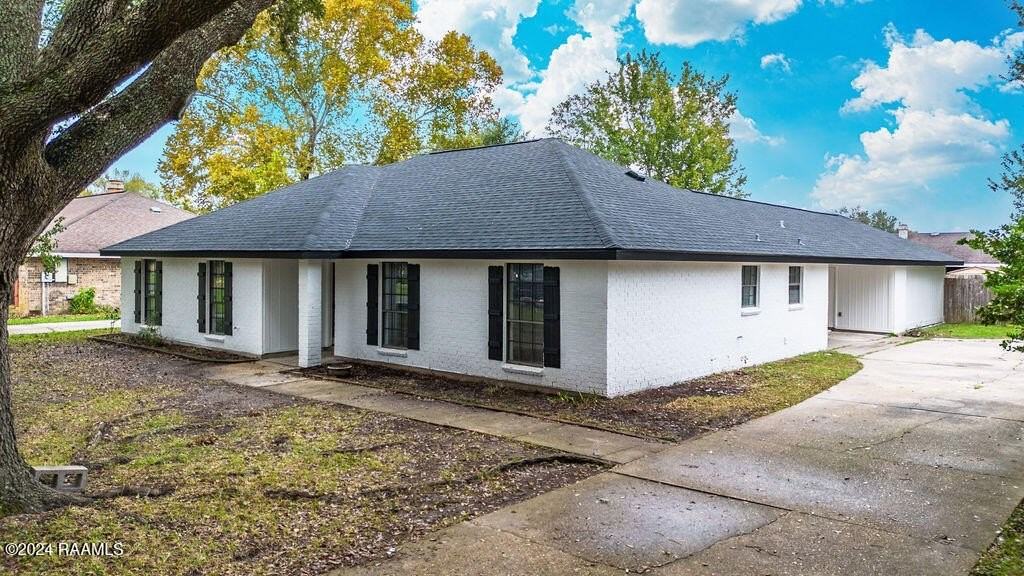 213 Presbytere Pkwy - Photo 2 of 36