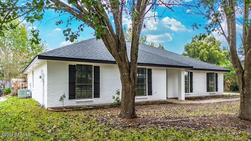 213 Presbytere Pkwy - Photo 3 of 36