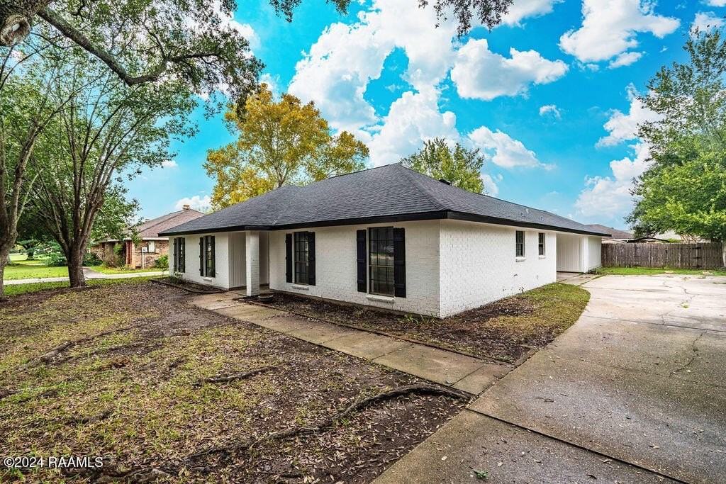 213 Presbytere Pkwy - Photo 7 of 36