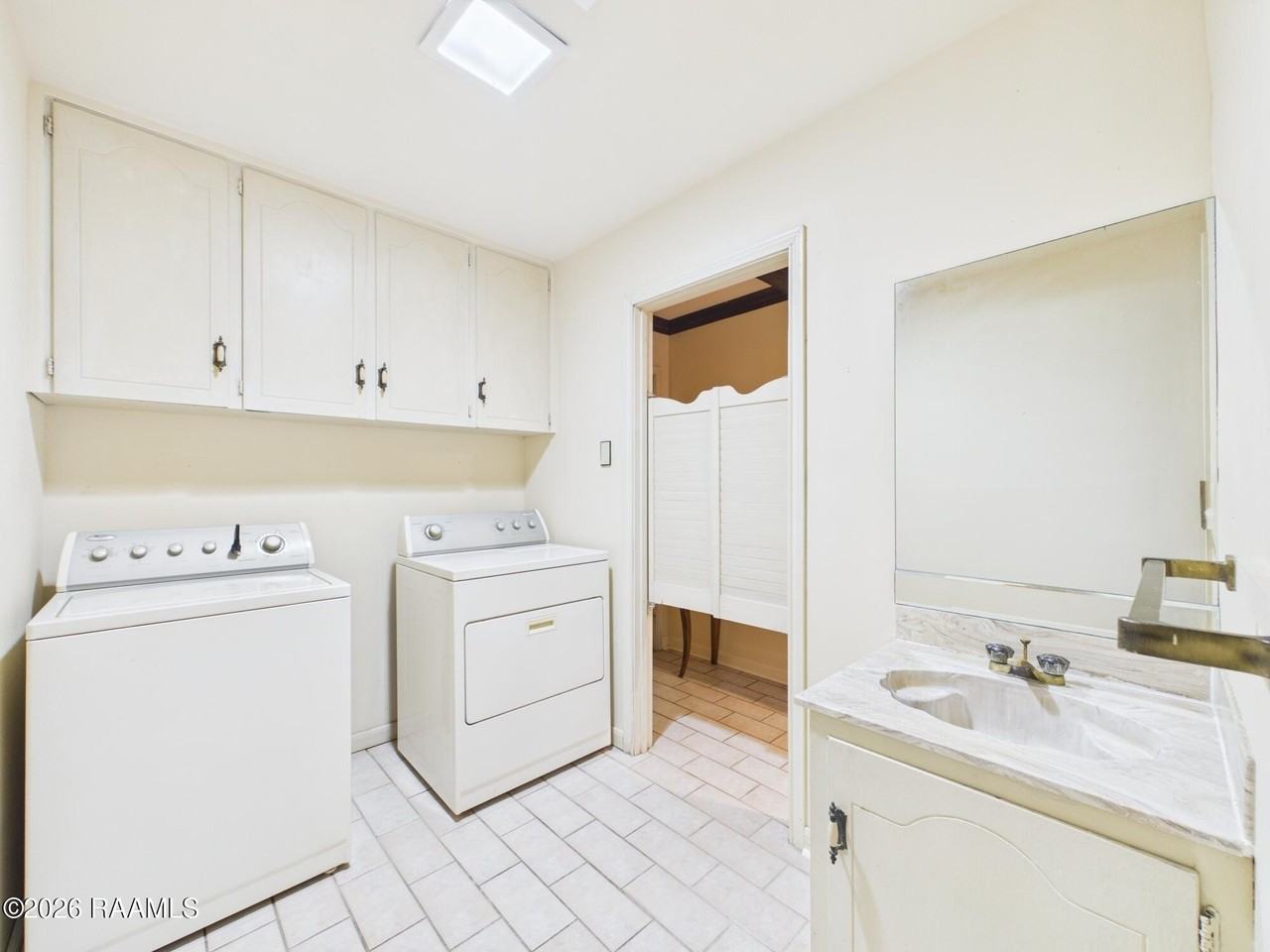 100 Oak Coulee Dr - Photo 5 of 23