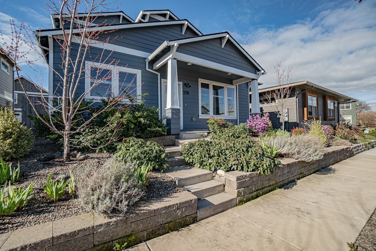 256 Rockfellow Pl #1 - Photo 3 of 32