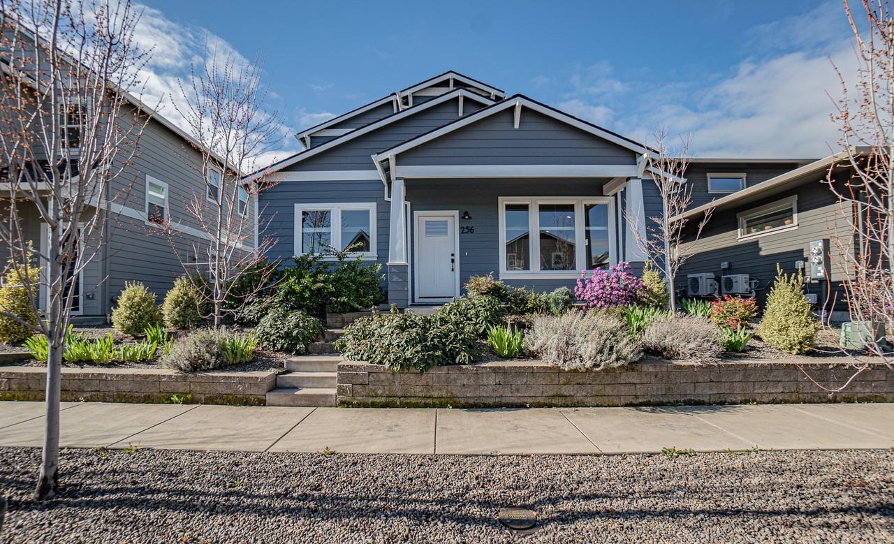 256 Rockfellow Pl #1 - Photo 4 of 32