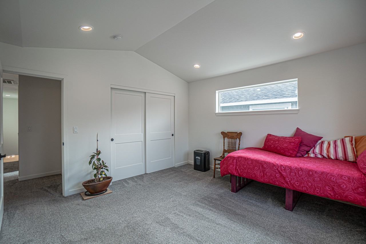 256 Rockfellow Pl #1 - Photo 7 of 32