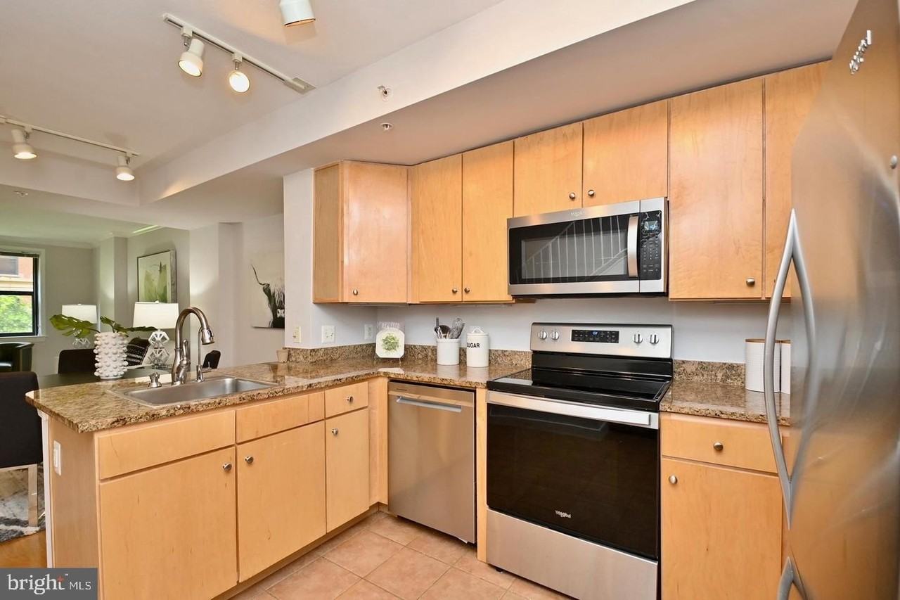 616 E St Nw #449 - Photo 3 of 50