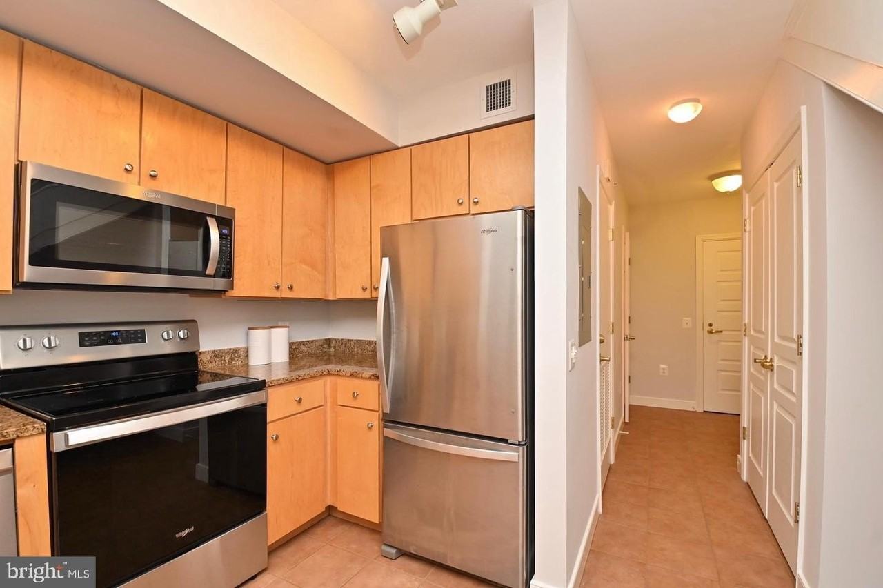 616 E St Nw #449 - Photo 4 of 50