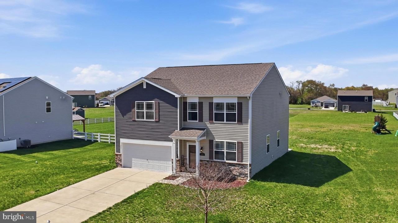 259 Coral Ct - Photo 2 of 44