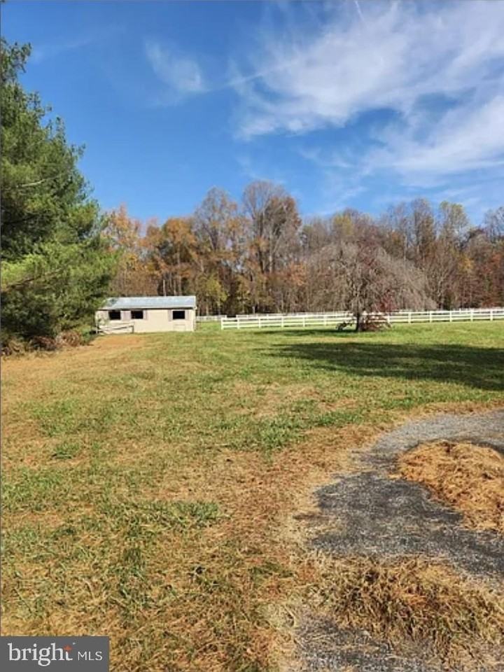 16400 Candy Hill Rd - Photo 2 of 7