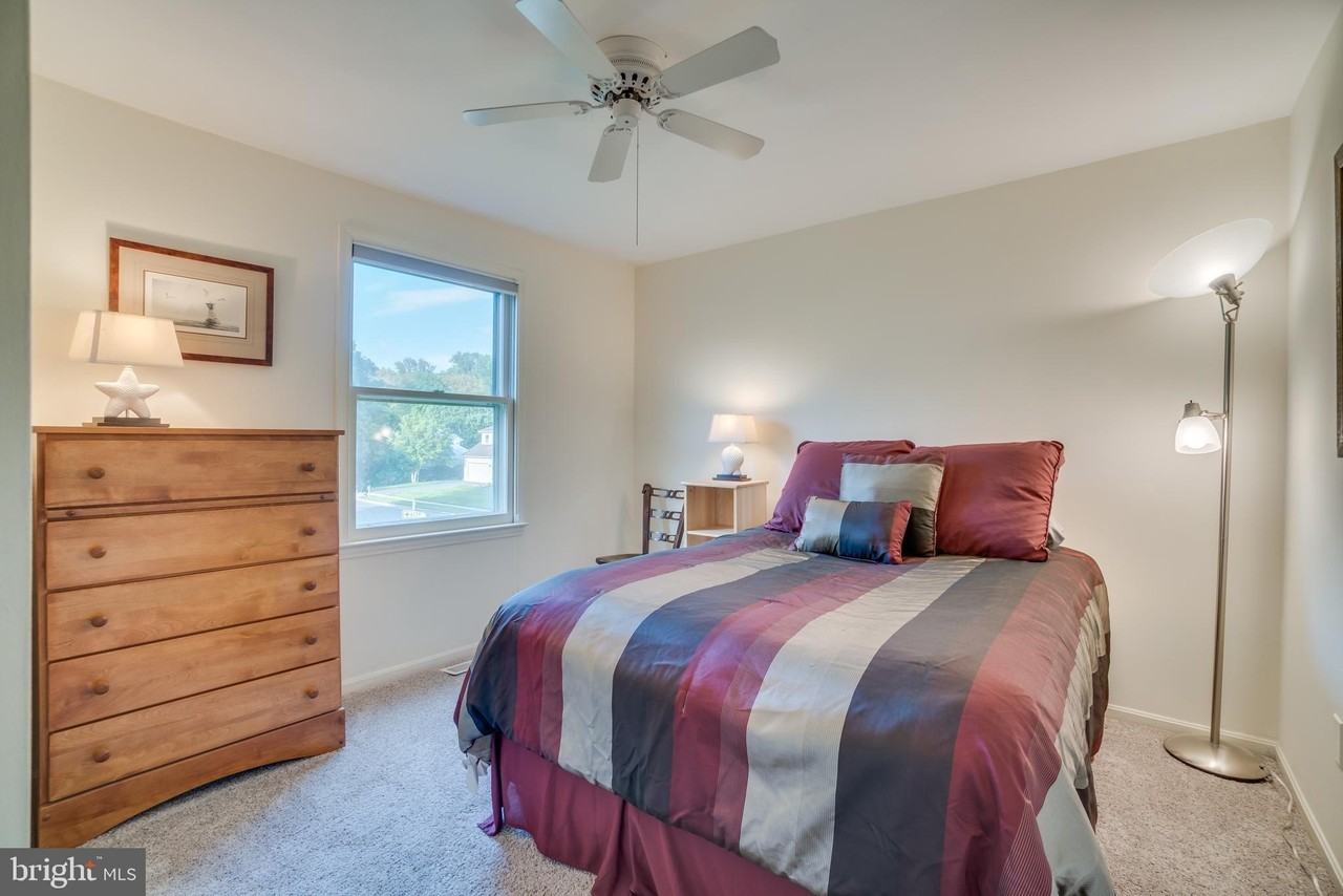 12601 Bayou Dr - Photo 5 of 46
