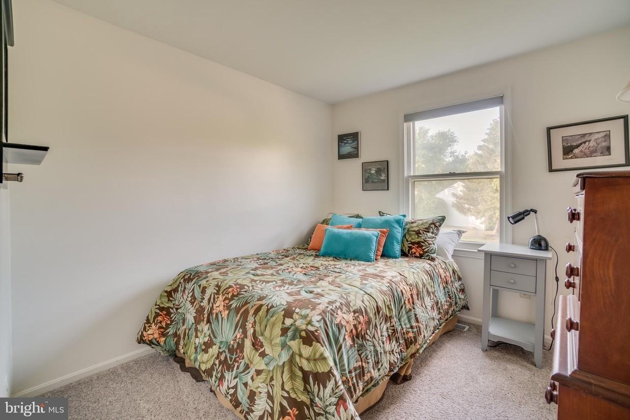 12601 Bayou Dr - Photo 6 of 46