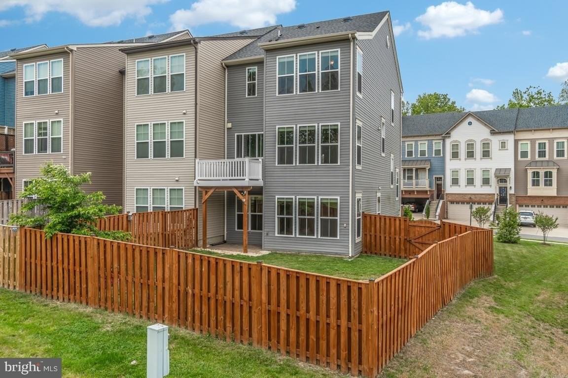 33 Shepherds Hook Way - Photo 2 of 28