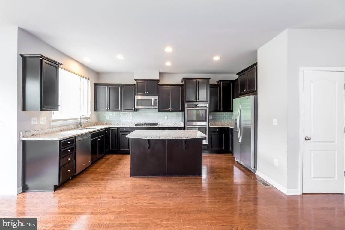 33 Shepherds Hook Way - Photo 3 of 28
