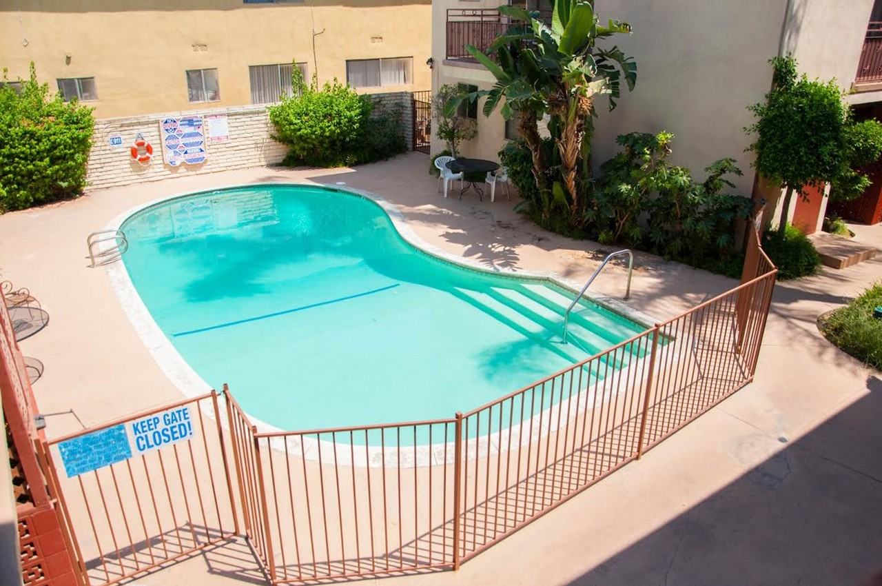 The Park West Towers Apts...Gorgeous Newly Remodeled Apartment! - Photo 4 of 4