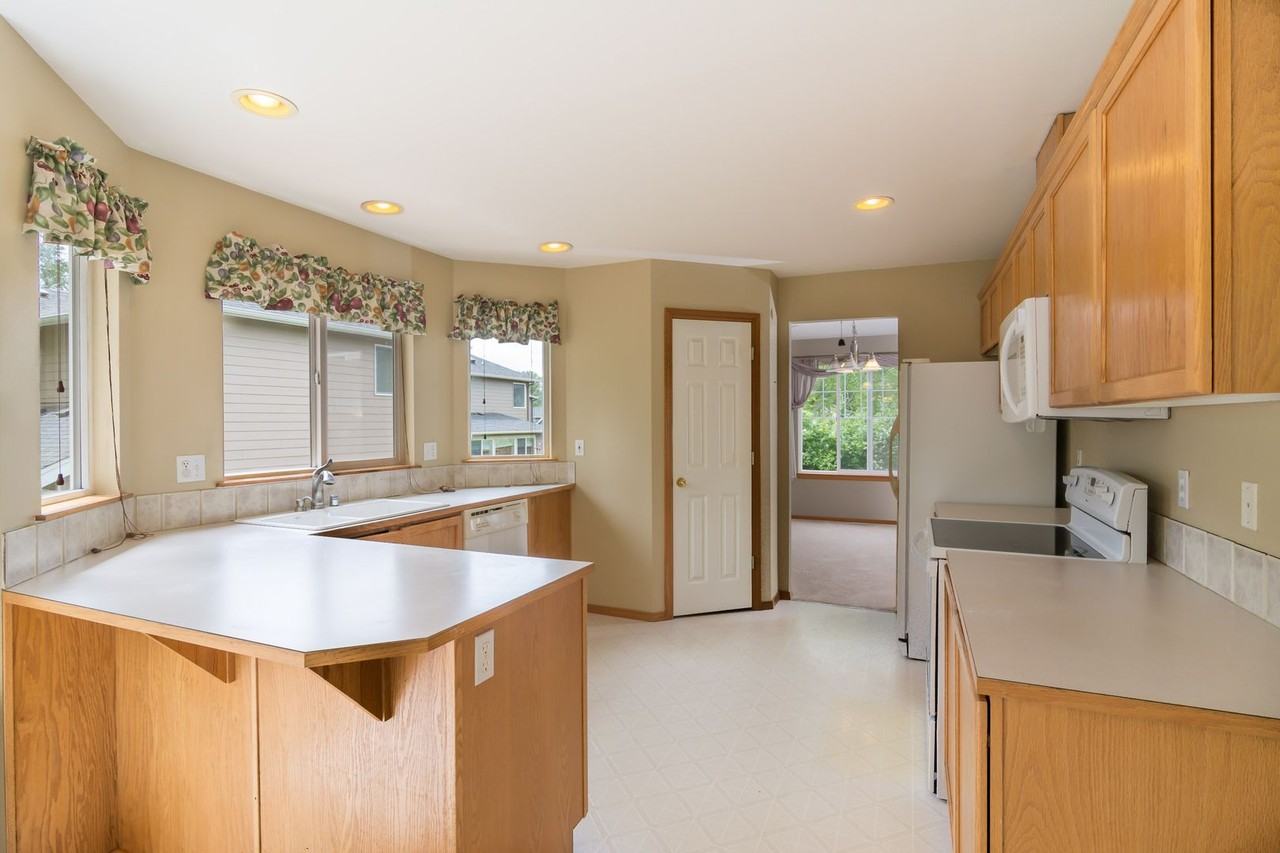 19410 77th Pl Ne - Photo 5 of 23