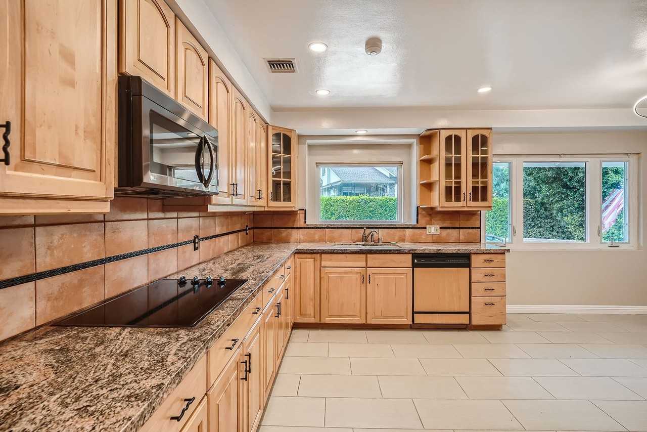 3766 Willowcrest Ave - Photo 3 of 21