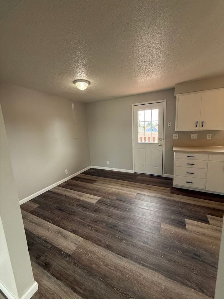 475-18th Ave SE - Photo 2 of 13