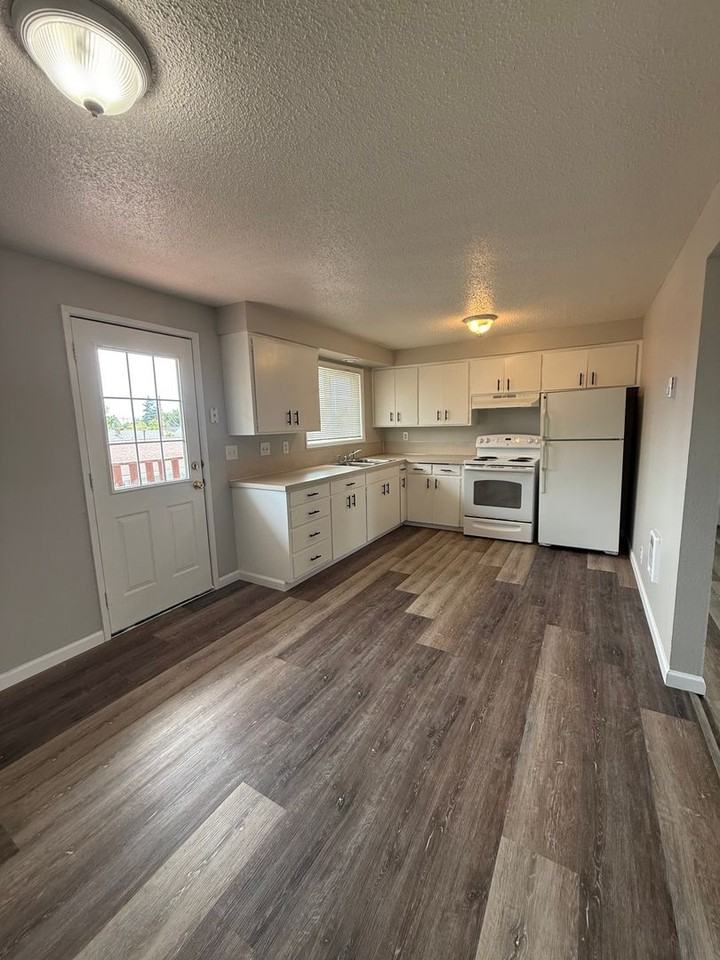 475-18th Ave SE - Photo 3 of 13