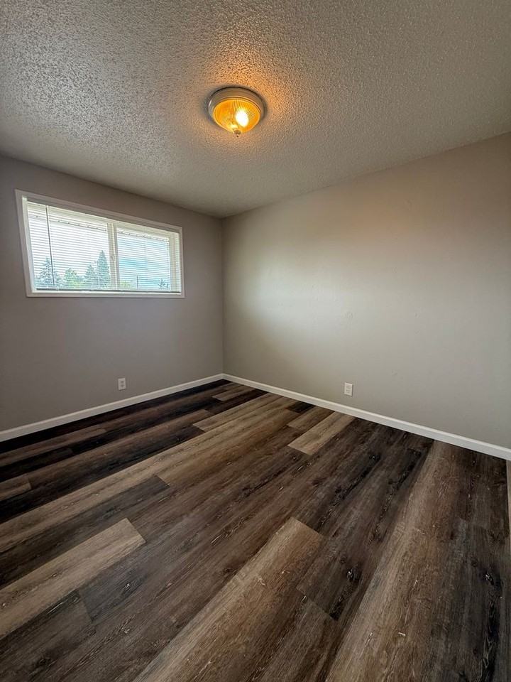 475-18th Ave SE - Photo 5 of 13